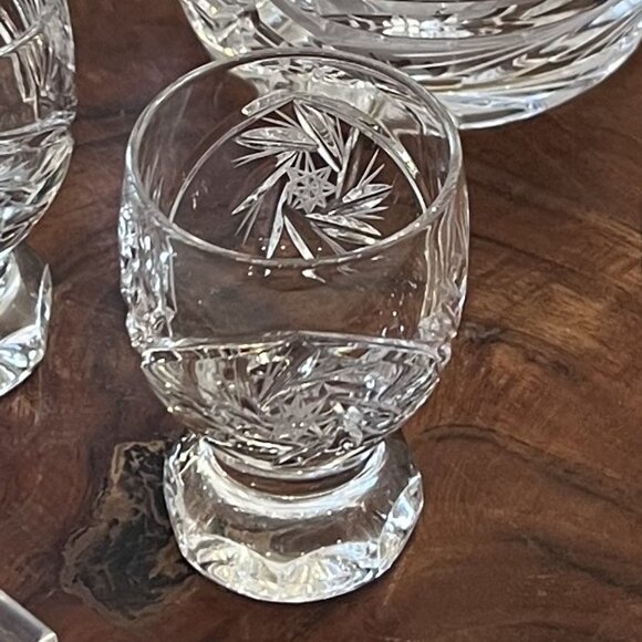 Bohemian Handmade Pinwheel Design Decanter with 6 Shot Glasses! - Picture 9 of 16